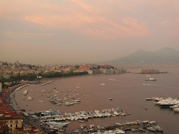 Vista dalla terrazza sul golfo di Napoli